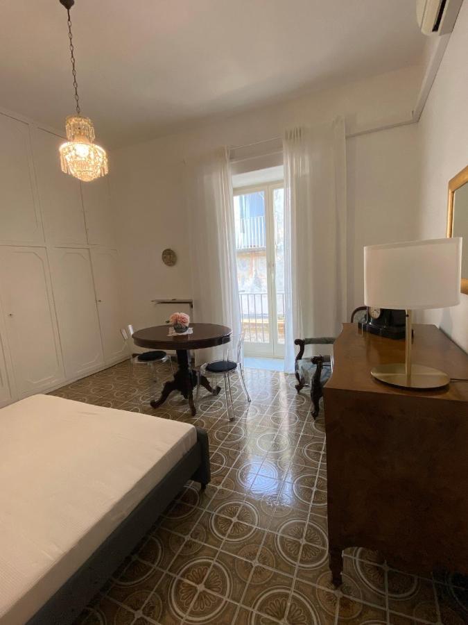 Rooms In San Domenico Maggiore 3 Nápoles Exterior foto